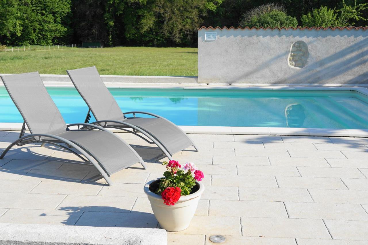 Le Chemin Bed & Breakfast Challignac Exterior photo