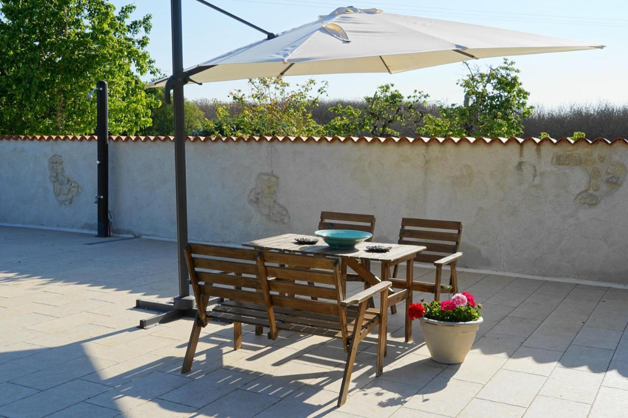 Le Chemin Bed & Breakfast Challignac Exterior photo